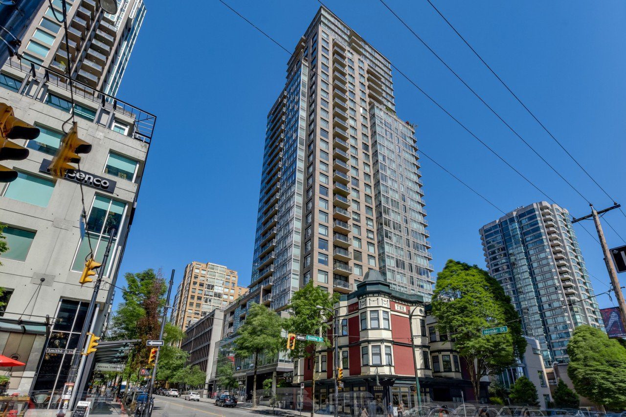 #1704 – 888 Homer Street, Yaletown (R2206745)