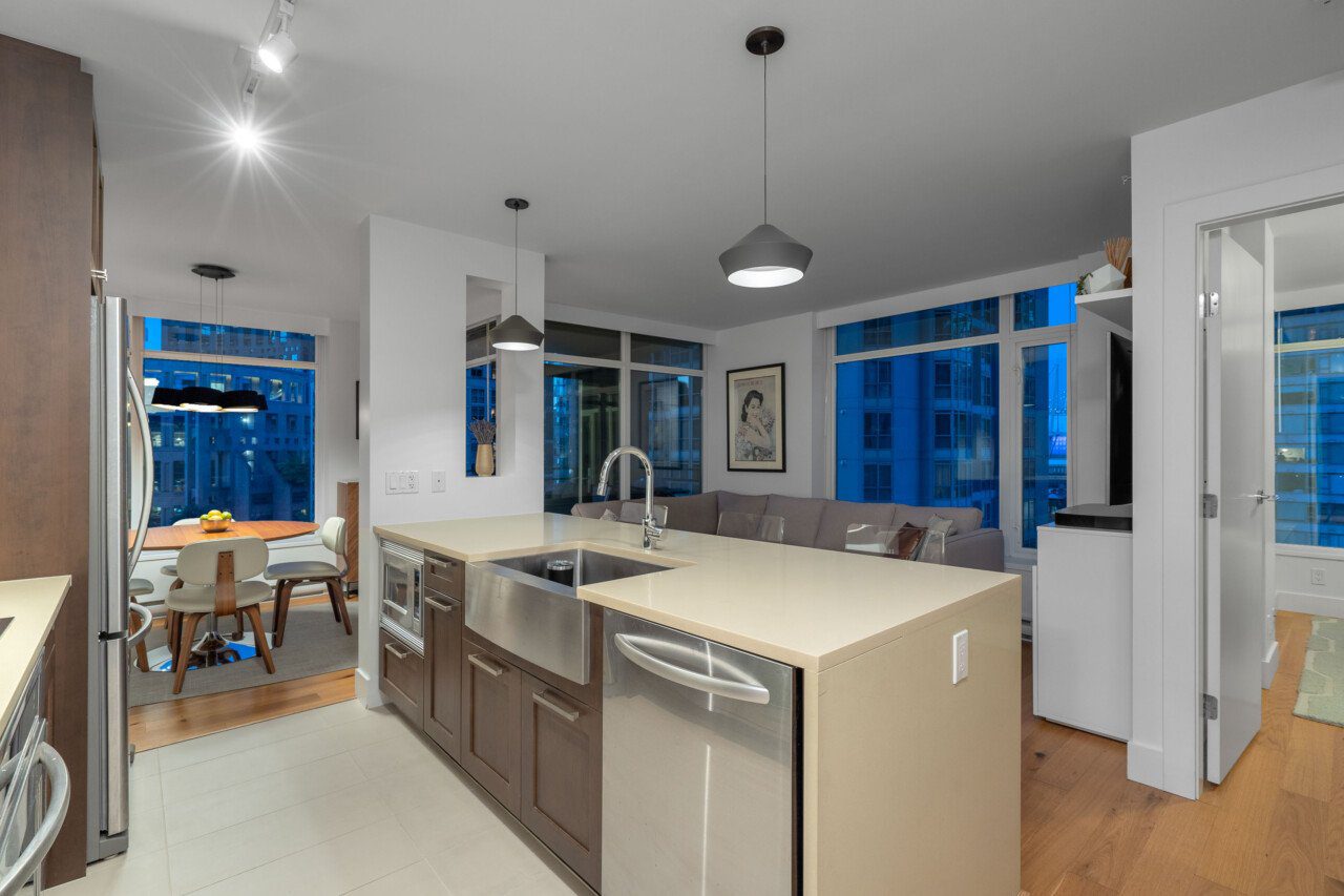 1006-888-Homer-St-360hometours-02
