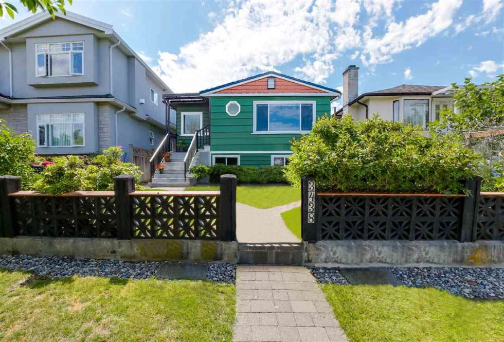 3438 East 24th Avenue | Vancouver East (Renfrew Heights)