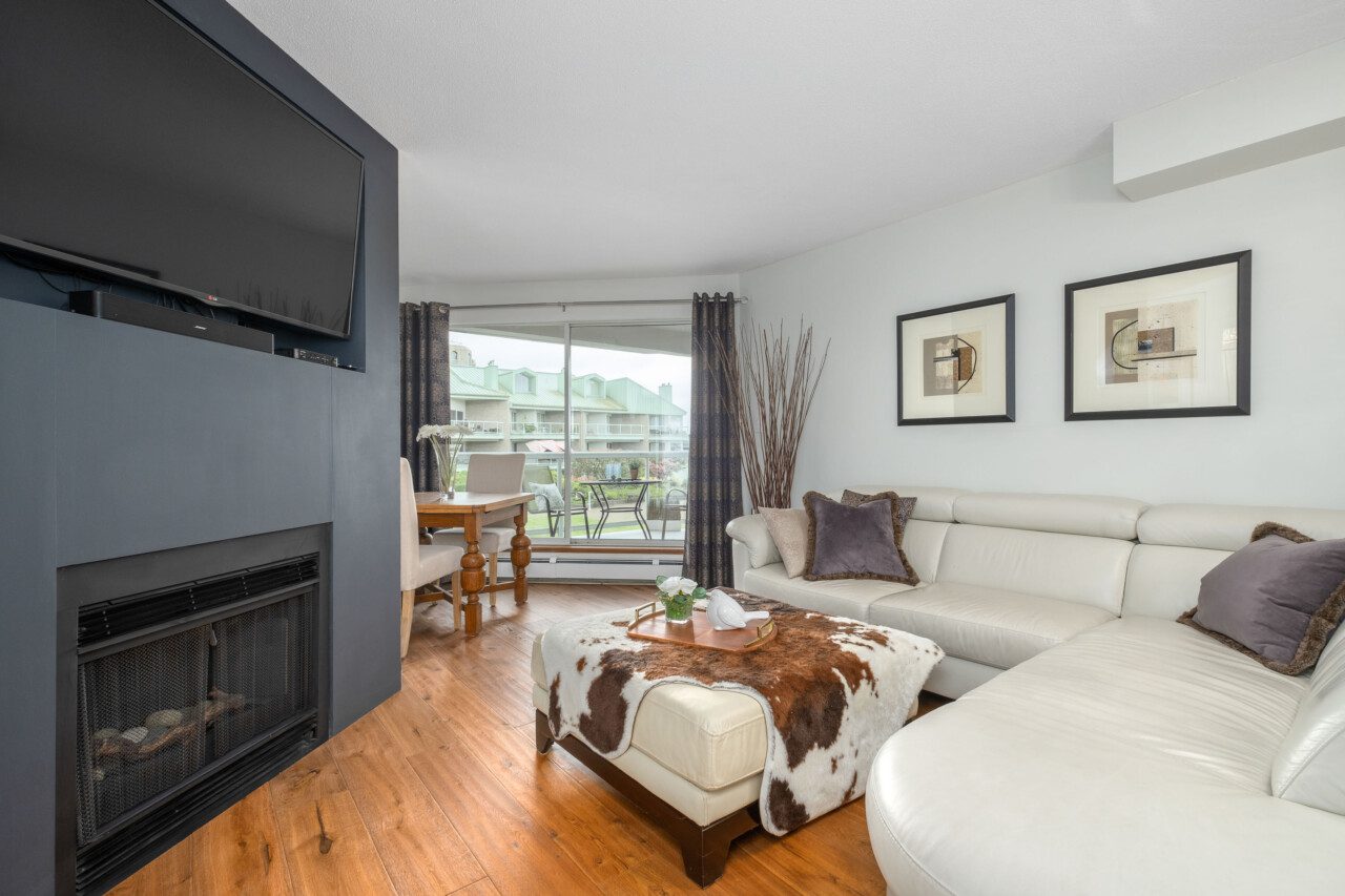 #1209 – 33 Chesterfield Place | North Vancouver (Lower Lonsdale)